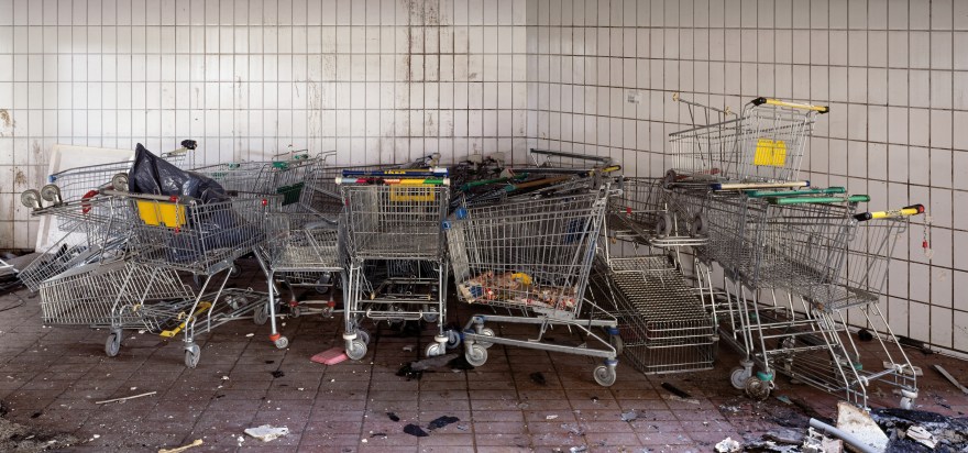 09_mehrere-einkaufswagen_hop