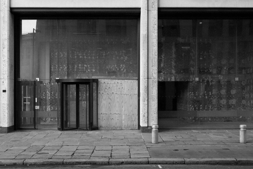 mind_10_revolving-door_3045_300